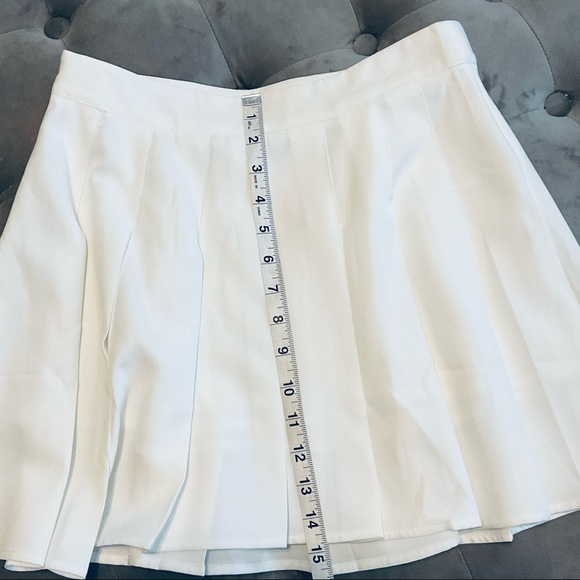 SHEIN White mini skirt pleated. BNWOT SZ Small Cyber Sale Free Shipping - Picture 9 of 10